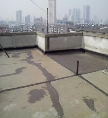 汉源漏水维修 楼顶漏水是什么原因，楼顶漏水维修方法是什么?